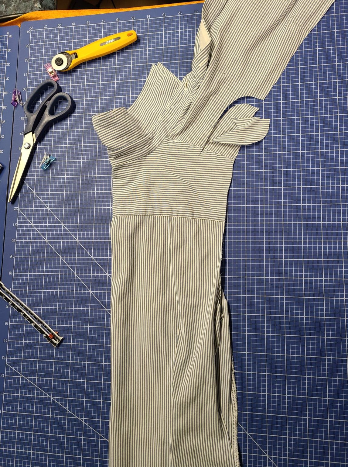 Upcycling with SALS - Day 3 - Juniper Dress with and without Collar ...